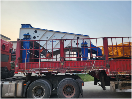 直線(xiàn)篩、方形搖擺篩發(fā)貨